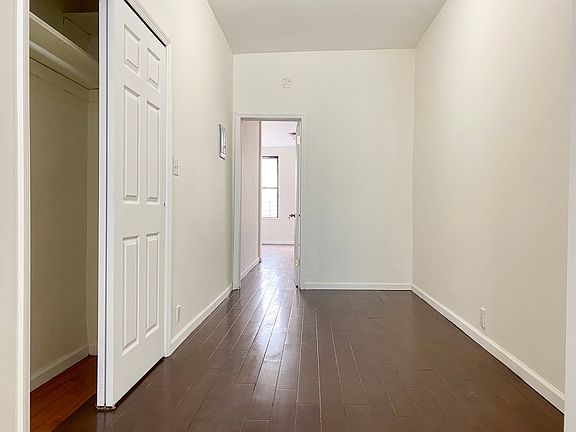 4th image of 160 Wilson Ave #3A
