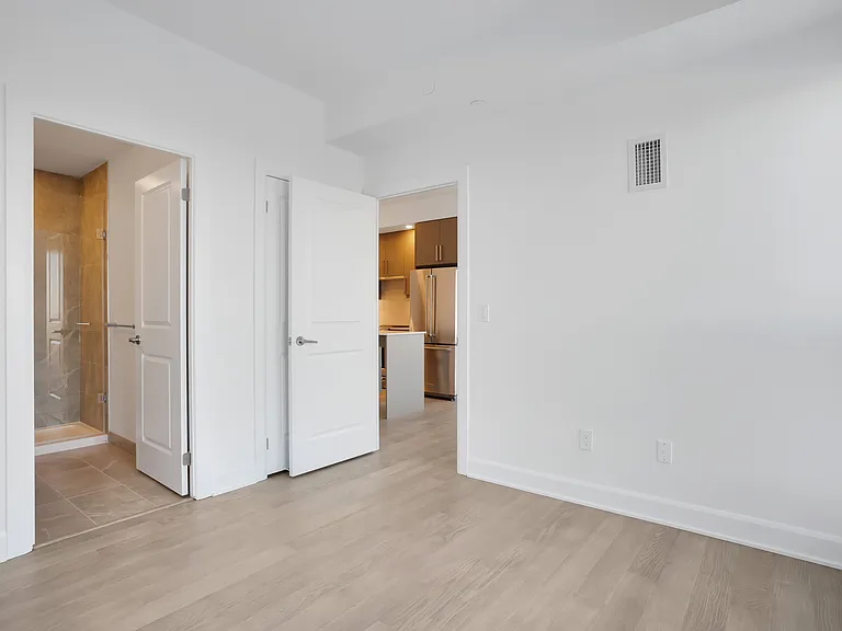 3240 William Coltson Ave — Photo 128