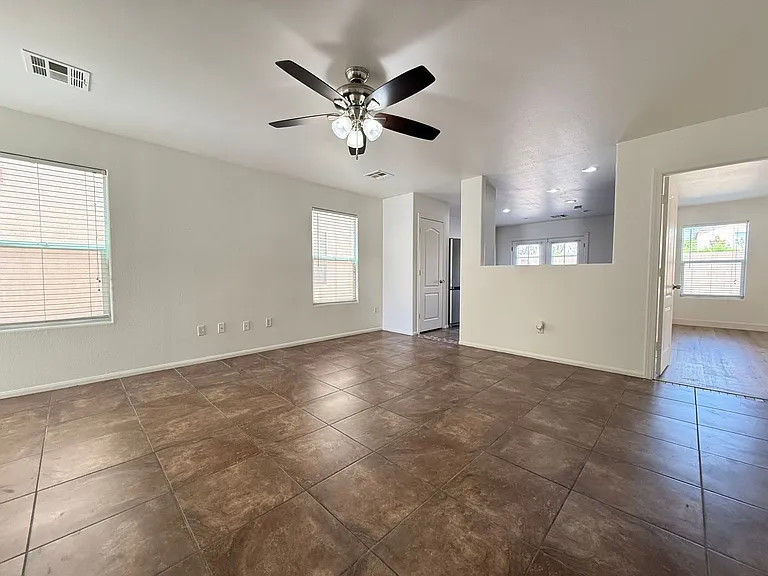 11087 Deluna St — Photo 3
