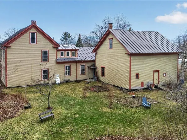 330 E Main Street, Searsport, ME 04974