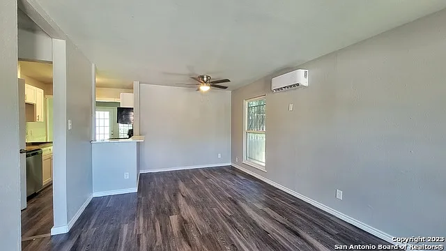 527 Valley Park Dr — Photo 17
