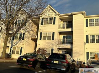1123 Waterford Dr, Edison, NJ