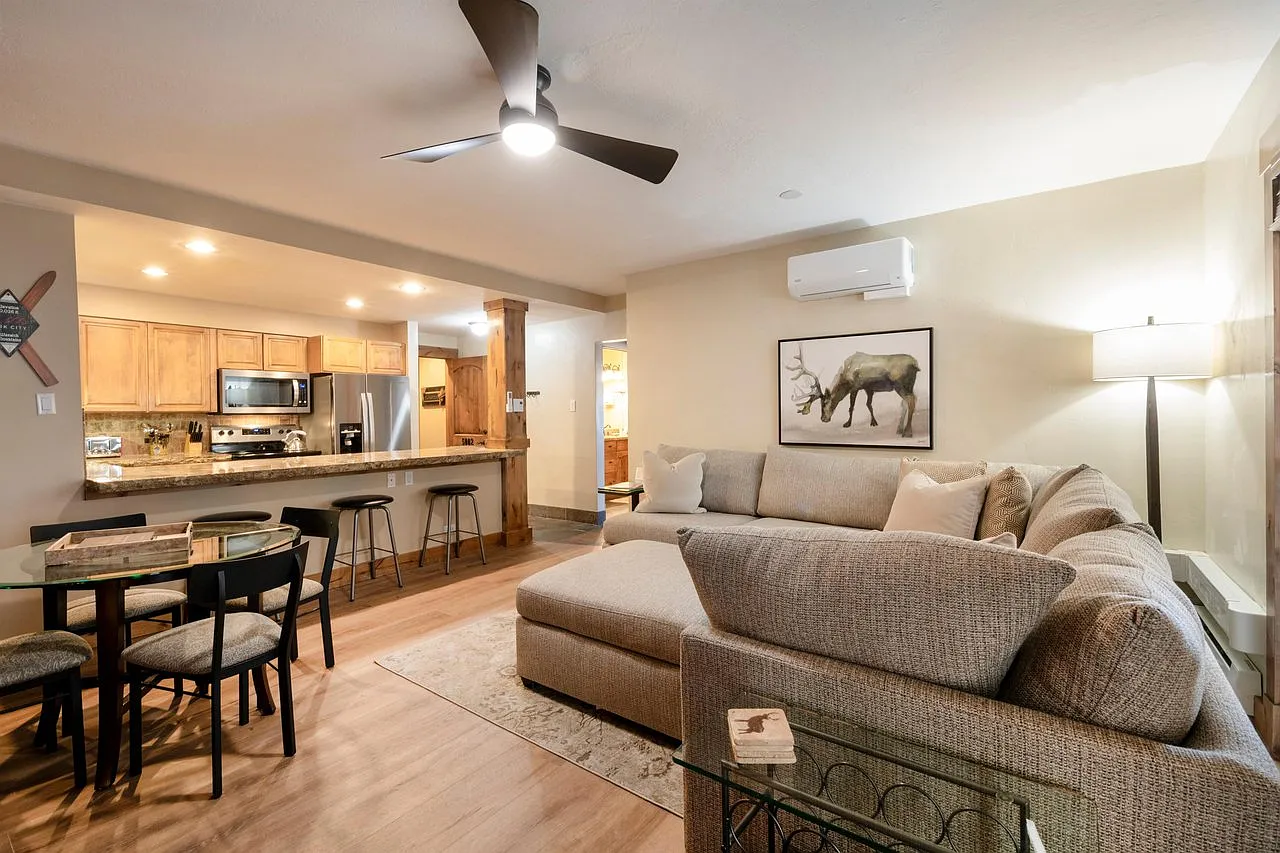2 bed, 1150 sqft, $3,000 — Photo 2