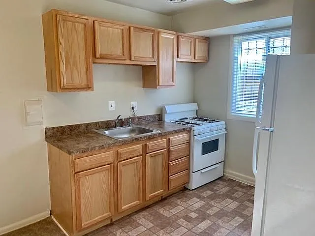 1225 50th Pl NE #102 — Photo 8
