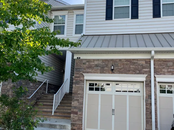 20 Autumn Ln, Skillman, NJ 08558