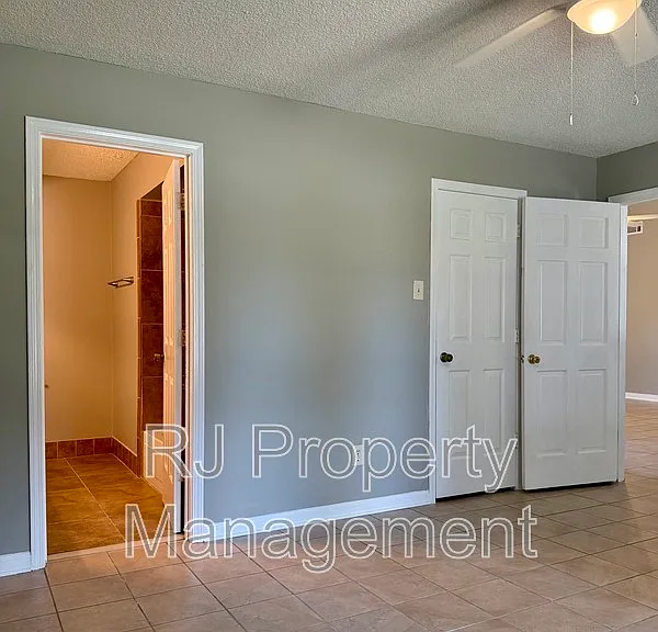 4521 Stony Point Dr — Photo 8