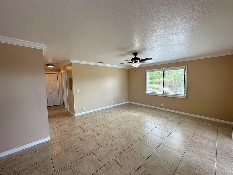 1331 S Federal Hwy #6 — Photo 4