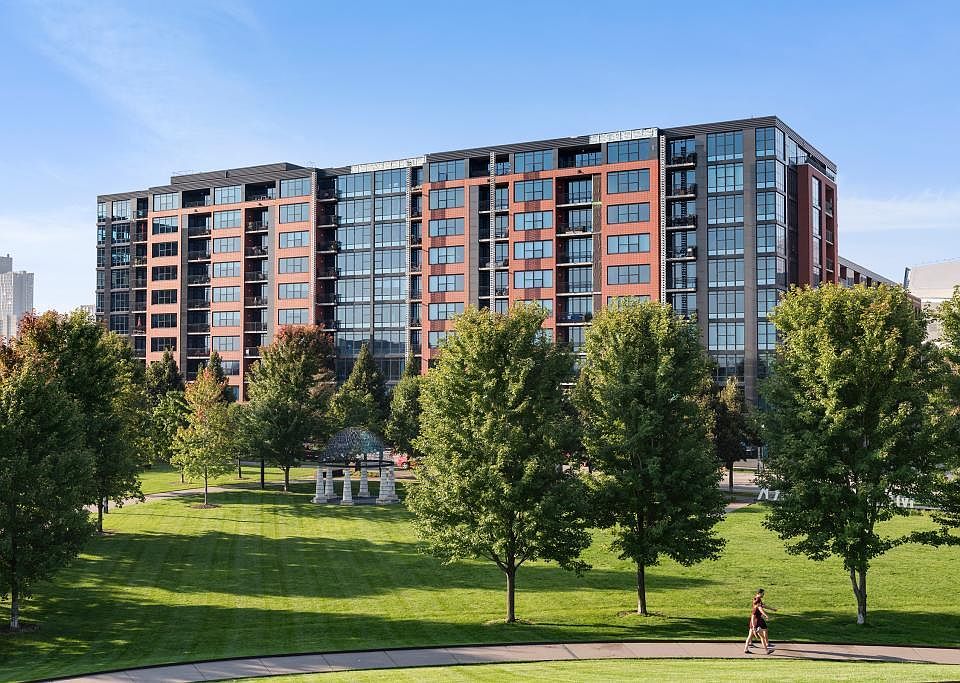 1st image of 215 10th Ave S Unit 1006