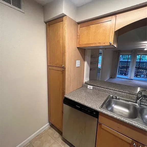2500 Winding Creek Blvd #E103 — Photo 36