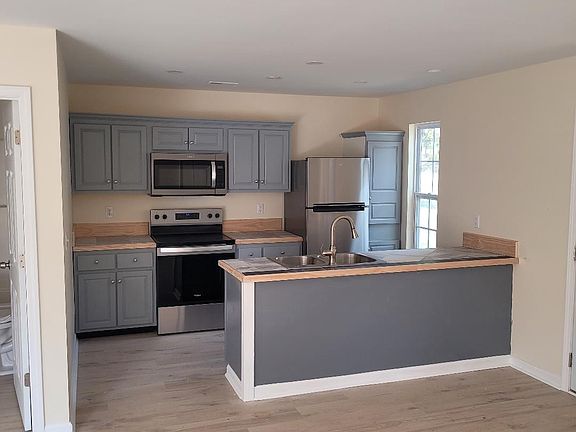 2nd image of 1249 Buena Vista Blvd SE