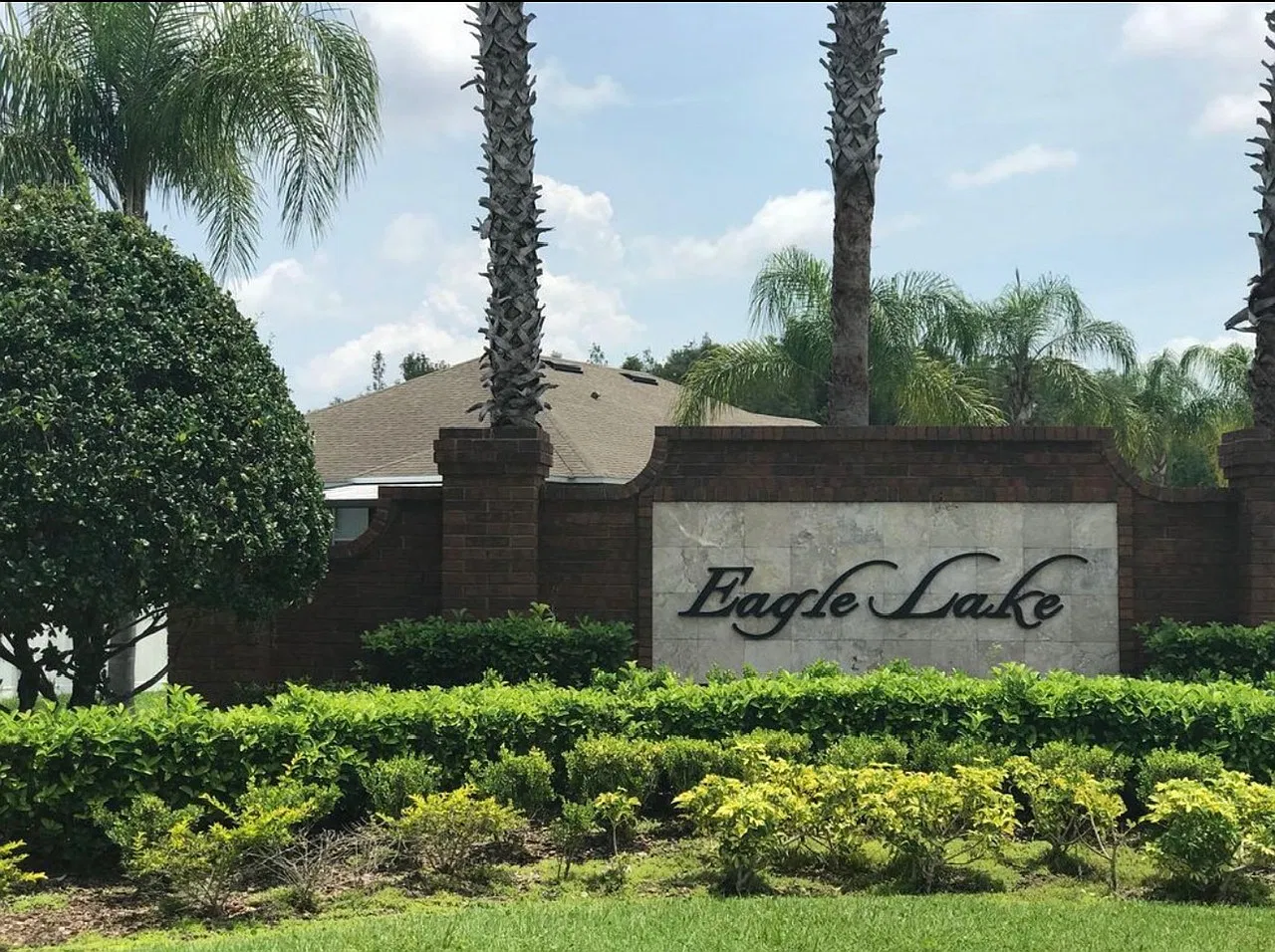 4 bed, 1892 sqft, $2,200 — Photo 1