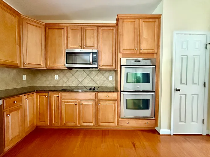 410 Harkness Cir — Photo 6