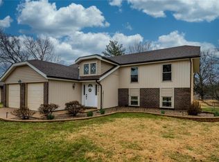 2328 Cedar Lake Dr, Maryland Heights, MO 63043