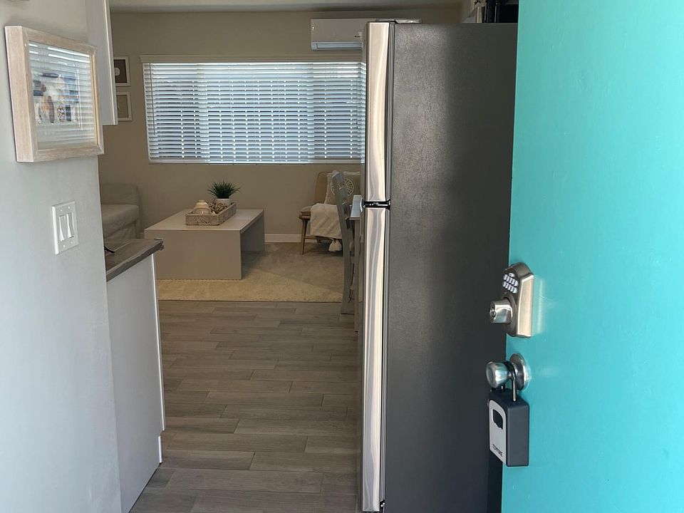 1st image of 4729 1/2 Orchard Ave