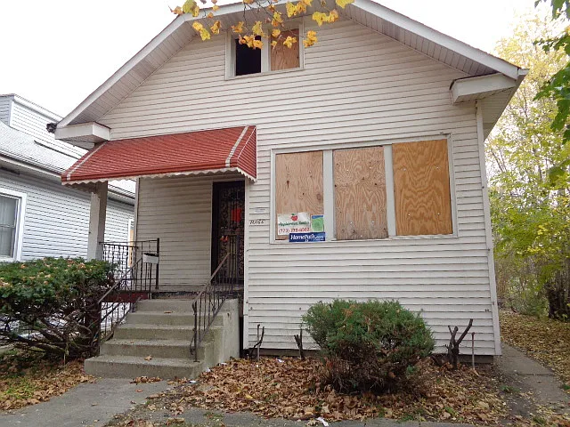 12055 S Yale Ave photo 1