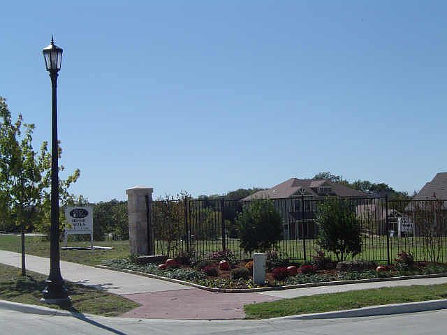 1st image of 411 Park Place Blvd