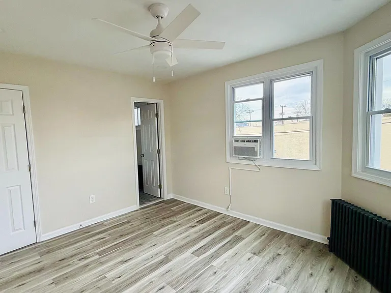 515 Broadway St — Photo 4