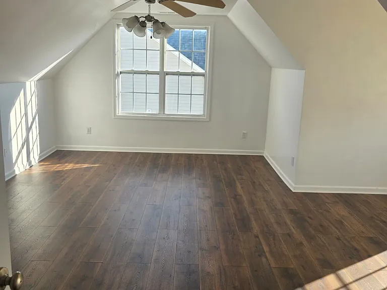 143 Bennington Dr — Photo 16