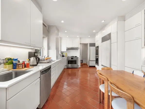 465 Park Avenue image 8 of 38