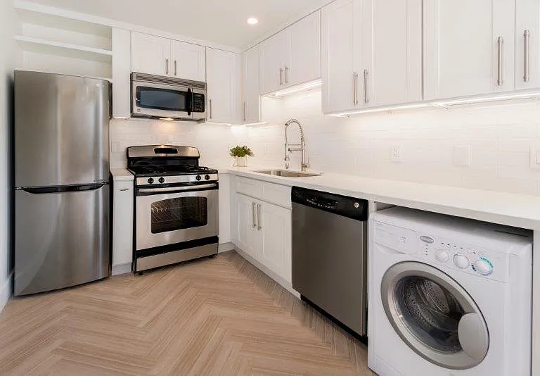 11235 Richland Ave — Photo 4