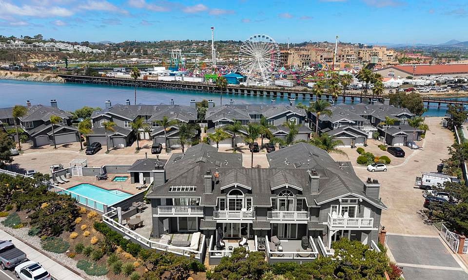 1st image of 2921 Sandy Pointe Unit 3