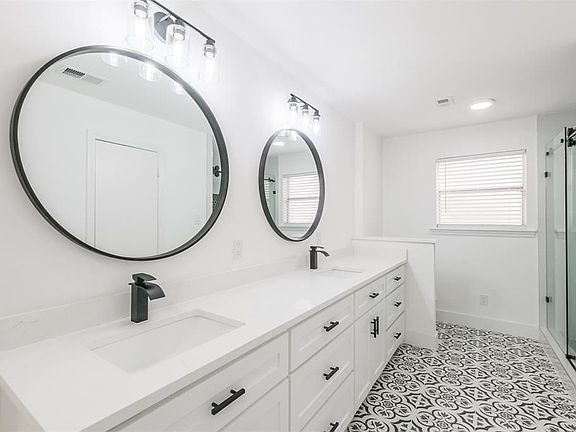 5th image of 11910 Riverview Dr