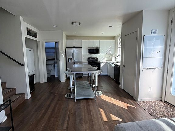 5th image of 1017 NE 55th Street
