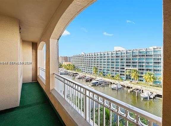 3rd image of 3001 NE 185th St APT 615