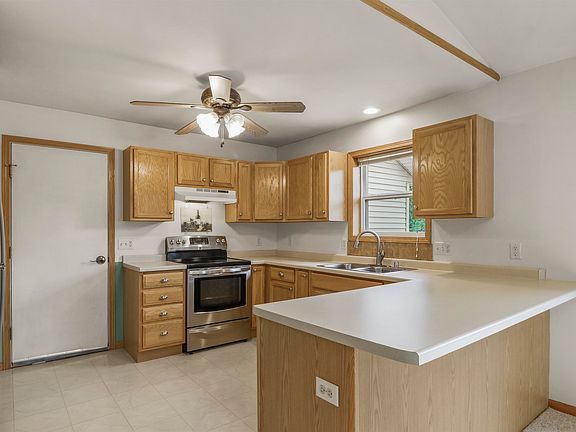 5th image of 544 Berwick Dr