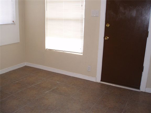3rd image of 4025 Bliss Ave