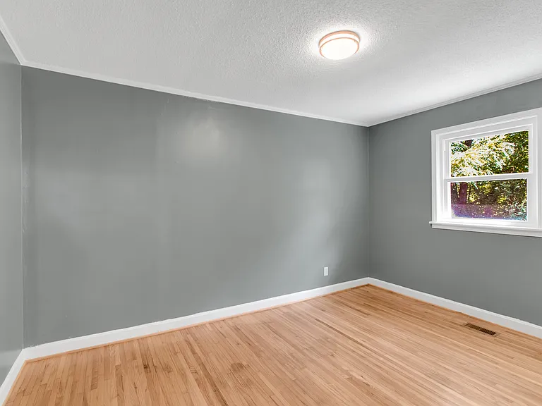134 Hamilton St — Photo 10
