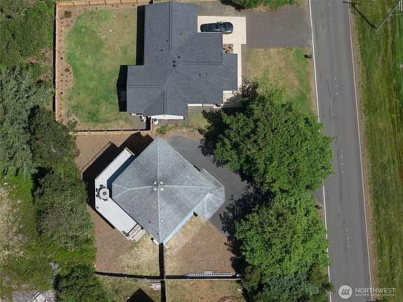 4th image of 251 Ocean Shores Boulevard SW
