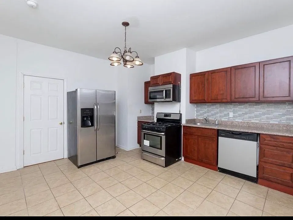 207 Thorne St #1A