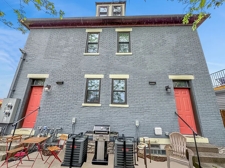 141 Hughes St — Photo 27