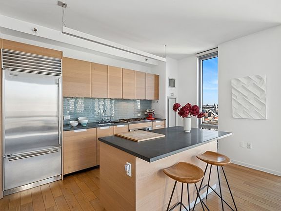 4th image of 310 W 52nd St APT 20H