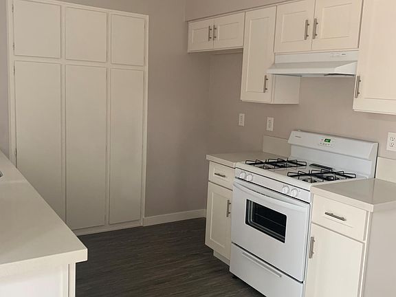 4th image of 2094 N Lincoln St