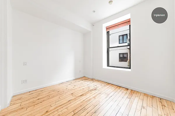 Sold by Triplemint | media 7