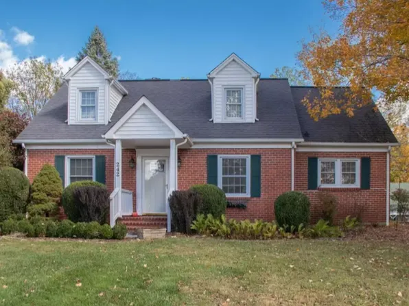 242 Barter Dr, Abingdon, VA 24210