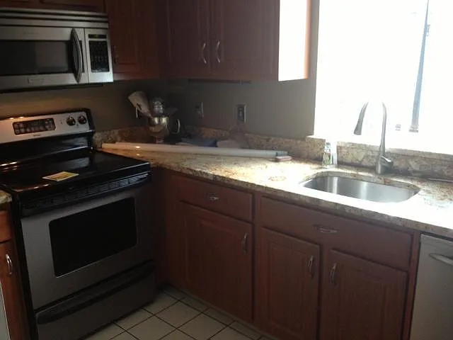 100 Ledgewood Dr — Photo 5