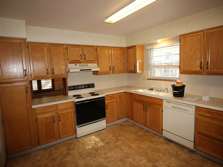 3950 W 12th St #6 — Photo 11
