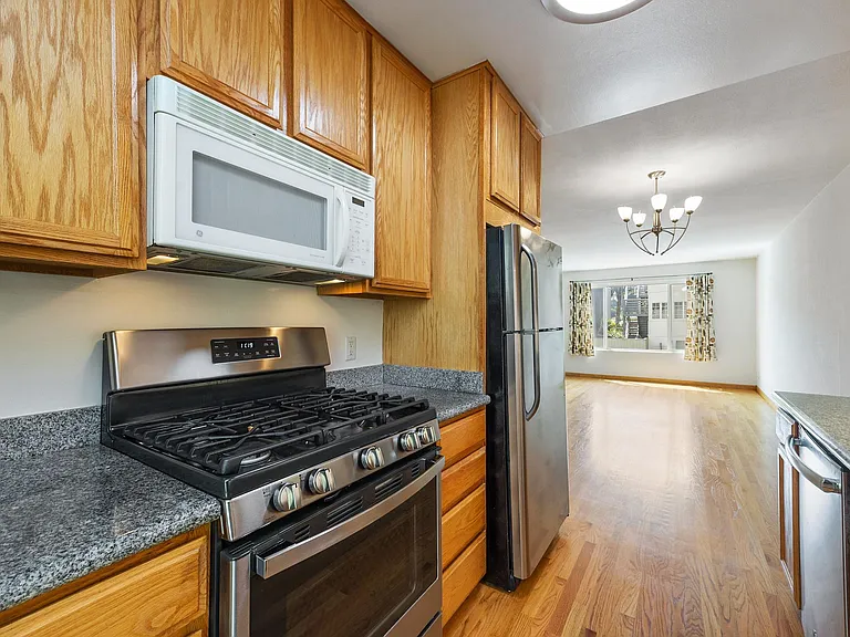 1958 Golden Gate Ave #1 — Photo 10
