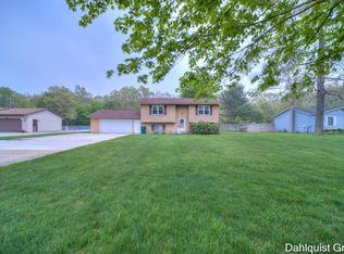 4048 Orshal Rd, Whitehall, MI 49461