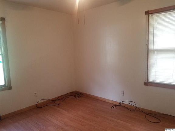 4th image of 2611 N Sycamore Haven Dr