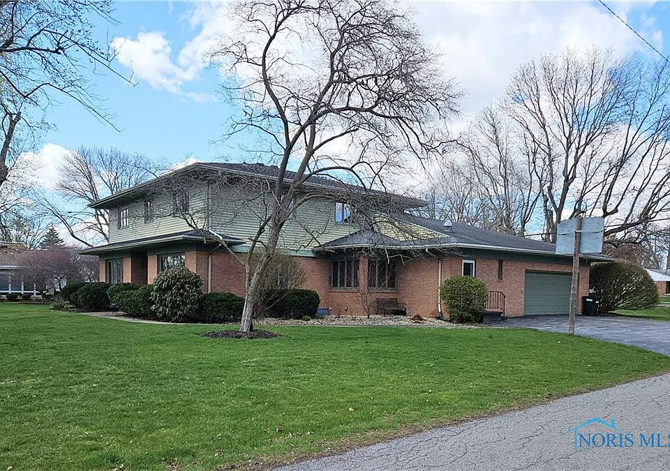 1st image of 1150 Country Club Dr