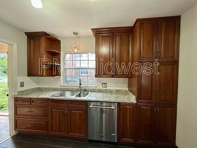 5663 N Illinois St — Photo 12