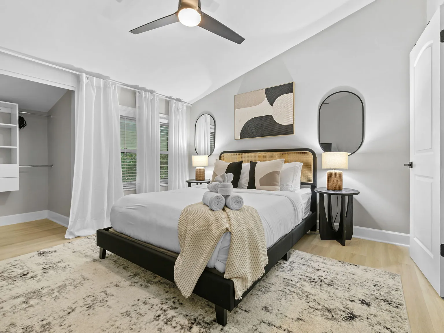 2 bed, $3,500 — Photo 4