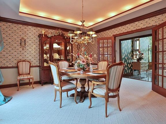 Formal dining room
