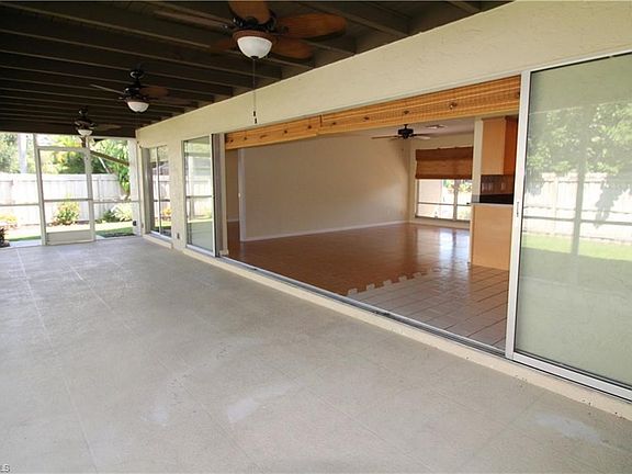 Huge screened Lanai