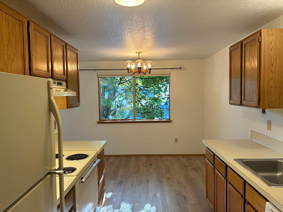 Kitchen and Dining Area viewed from entryway
