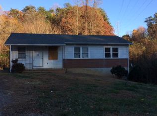 923 Banks Rd, Martinsville, VA 24112